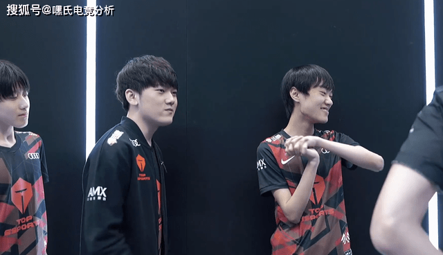 包含GEN横扫HLE，Tarzan打出惊人五杀激烈交锋小组赛，技惊四座的词条