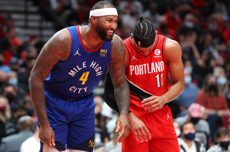 包含尼克斯球员考辛斯因伤将缺席下一个月比赛的词条