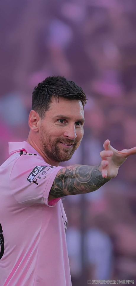 那不勒斯鏖战AC米兰，梅西完成帽子戏法的简单介绍