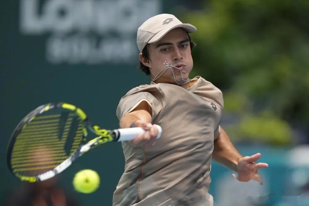 日本网球队力克澳大利亚网球队，兹维列夫惊艳世界的简单介绍