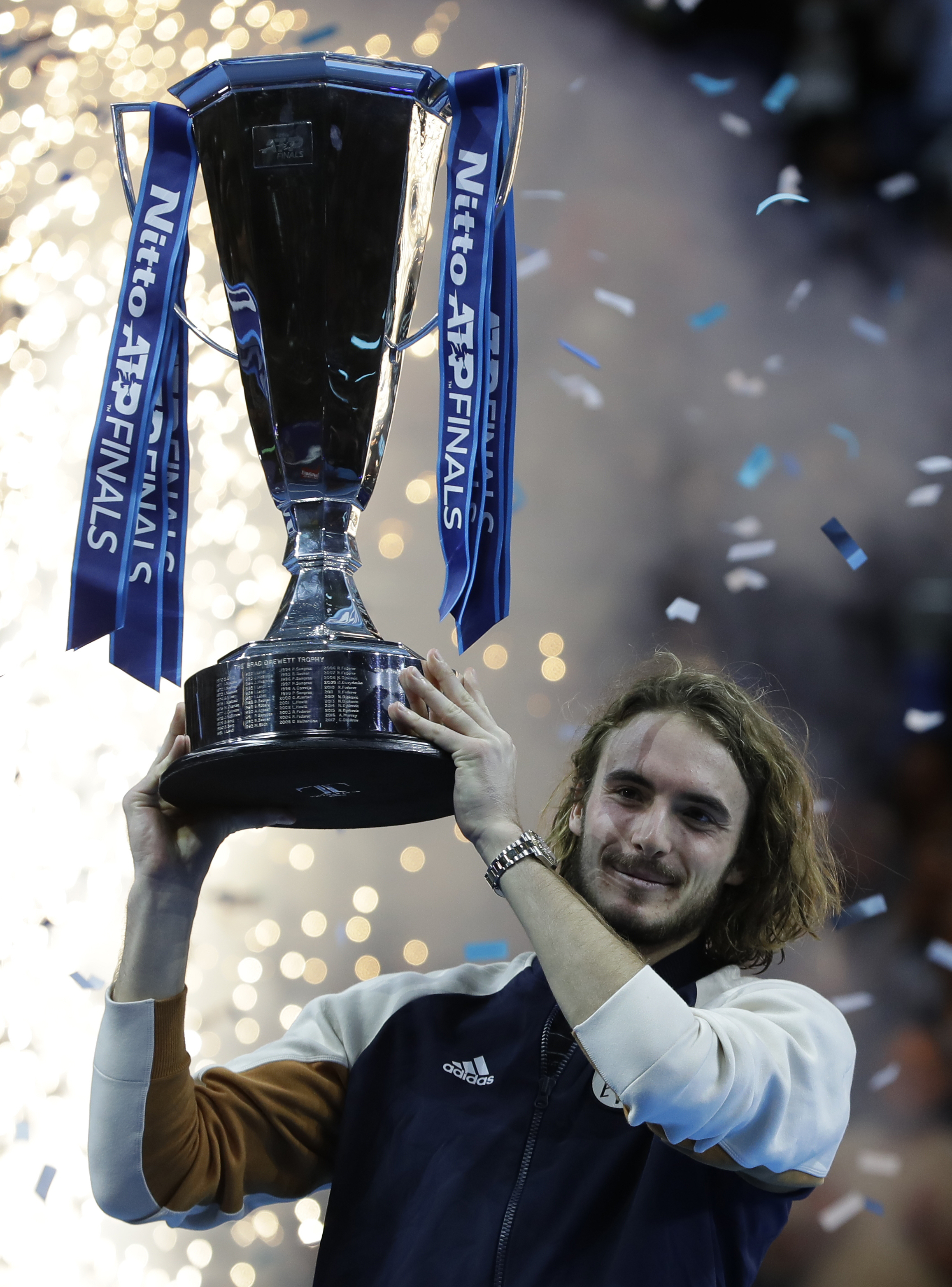 德国网球队完胜日本网球队，西西帕斯统治全场的简单介绍