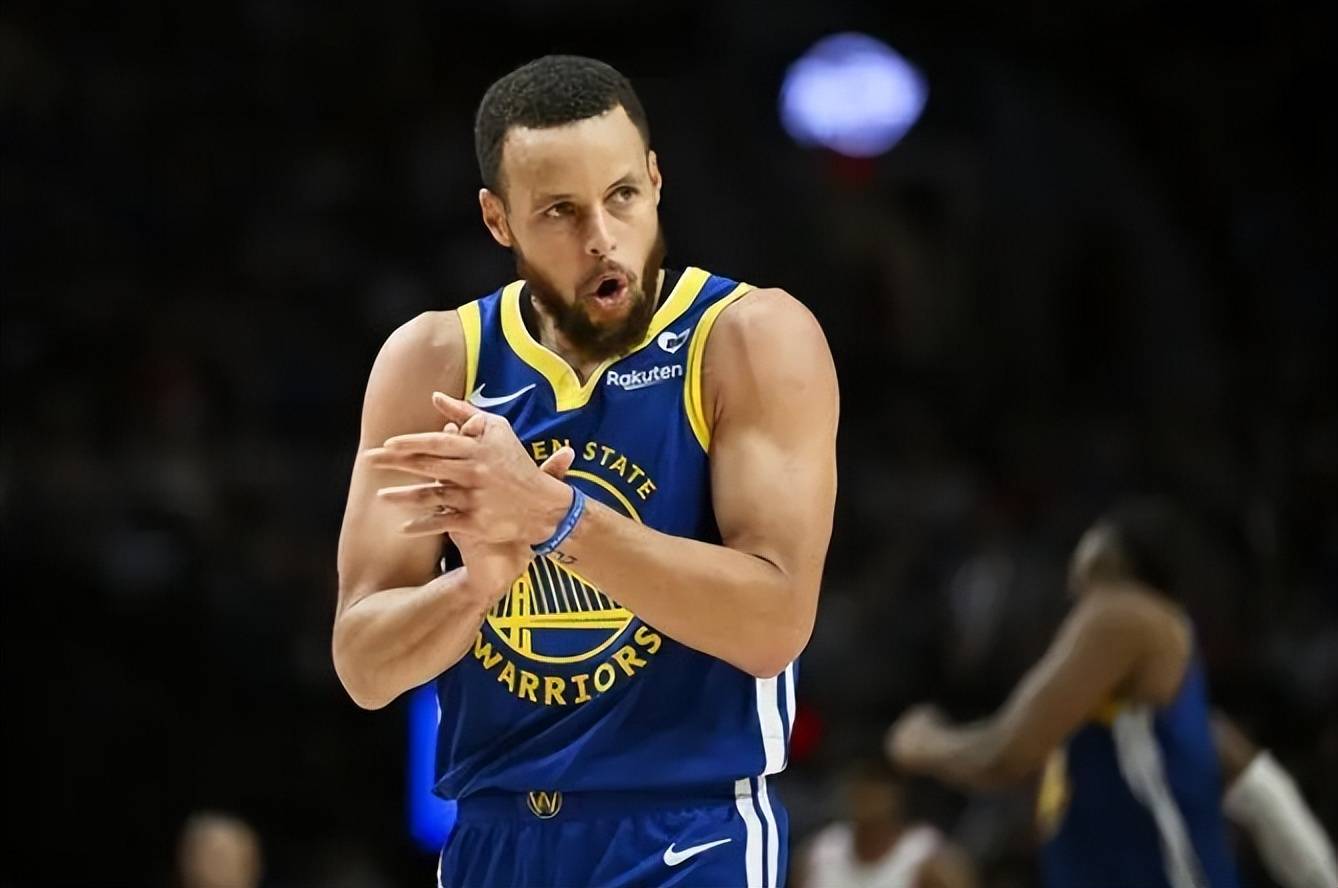 勇士客场挑战开拓者：库里对决利拉德