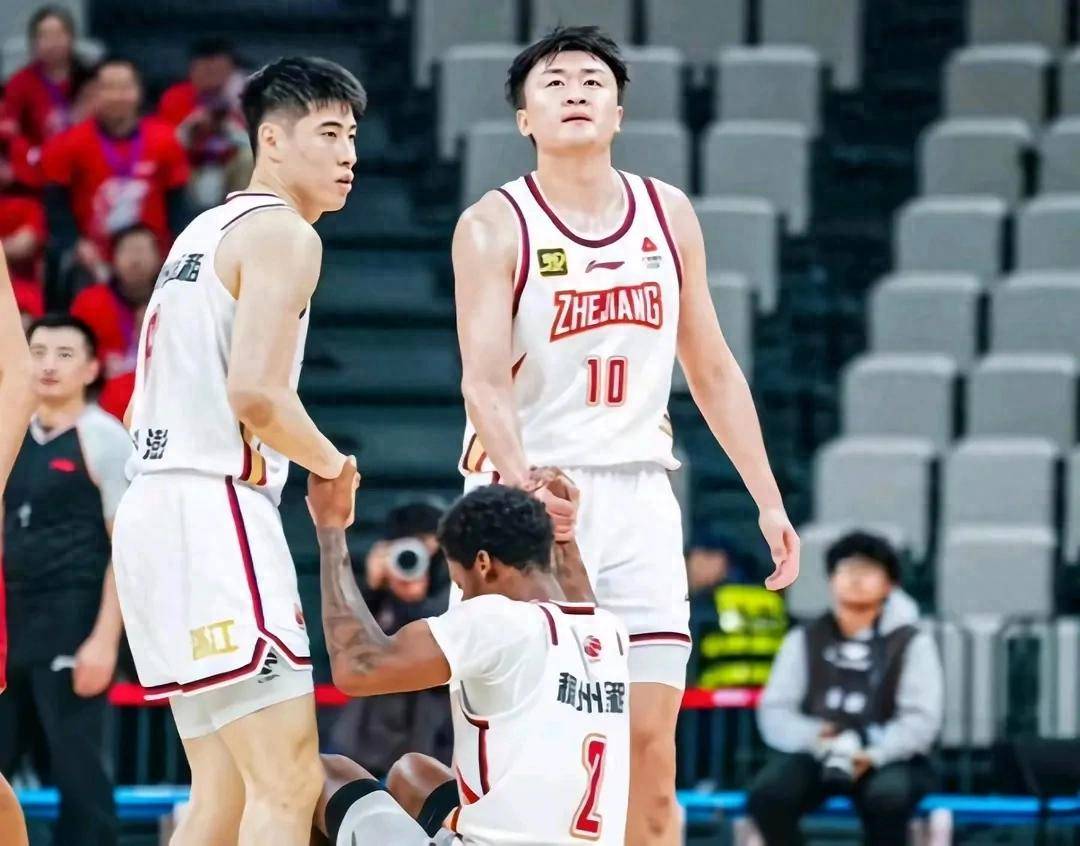 福建男篮登顶胜利，成功晋级半决赛一边倒的简单介绍