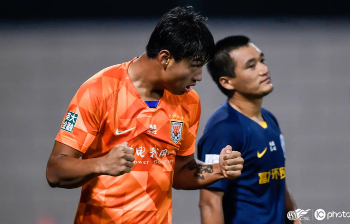 关于广州富力客场逼平鲁能，斩获宝贵一分的信息