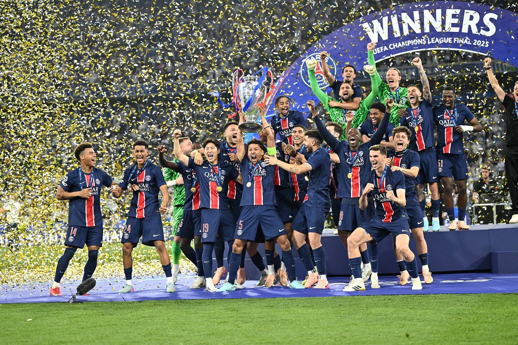 巴黎圣日耳曼在客场战胜伊斯特雷