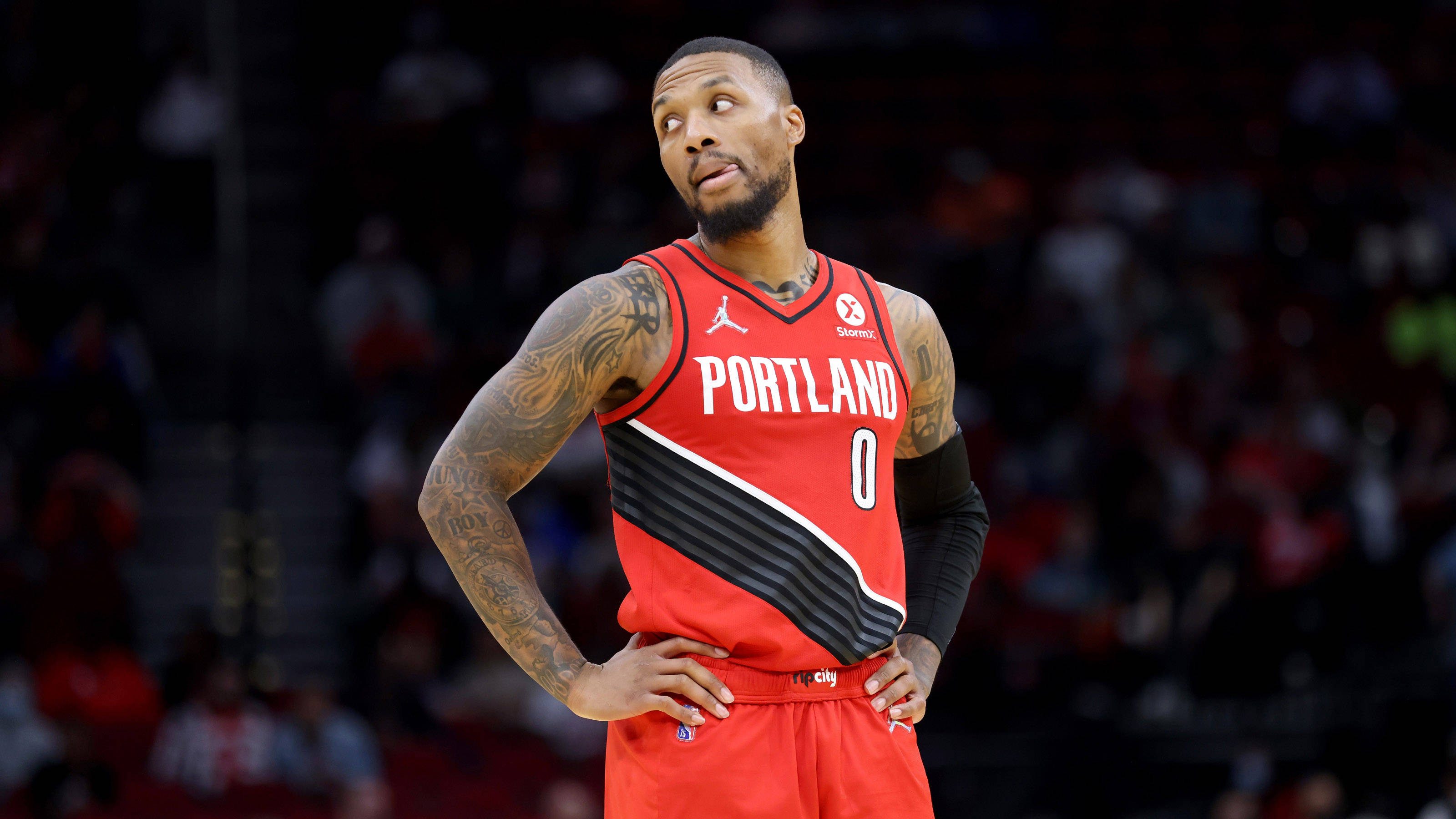 「利拉德独挑大梁拯救开拓者」