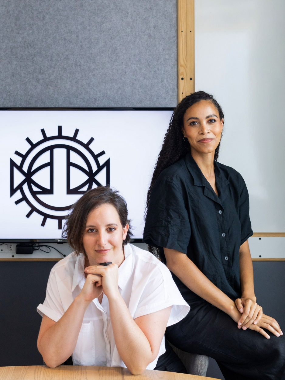 包含非洲篮球女子明星接连破纪录,为球队赢得荣誉的词条 包含非洲篮球女子明星接连破纪录,为球队赢得荣誉的词条