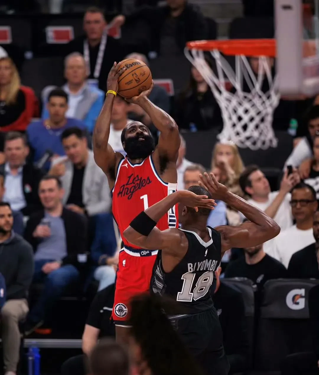 包含鹈鹕击败开拓者，晋级西部半决赛的词条