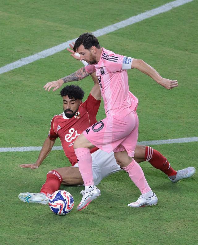 梅西重回巴萨，球队迎来新季挑战