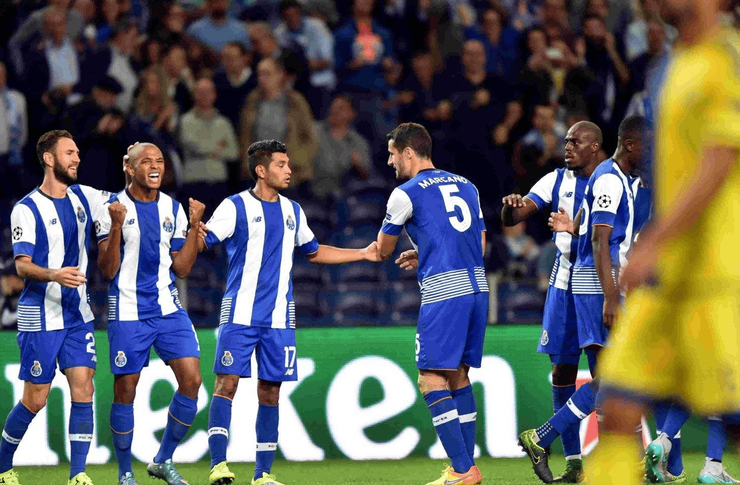 关于西班牙险胜希腊，连胜场保持不败的信息