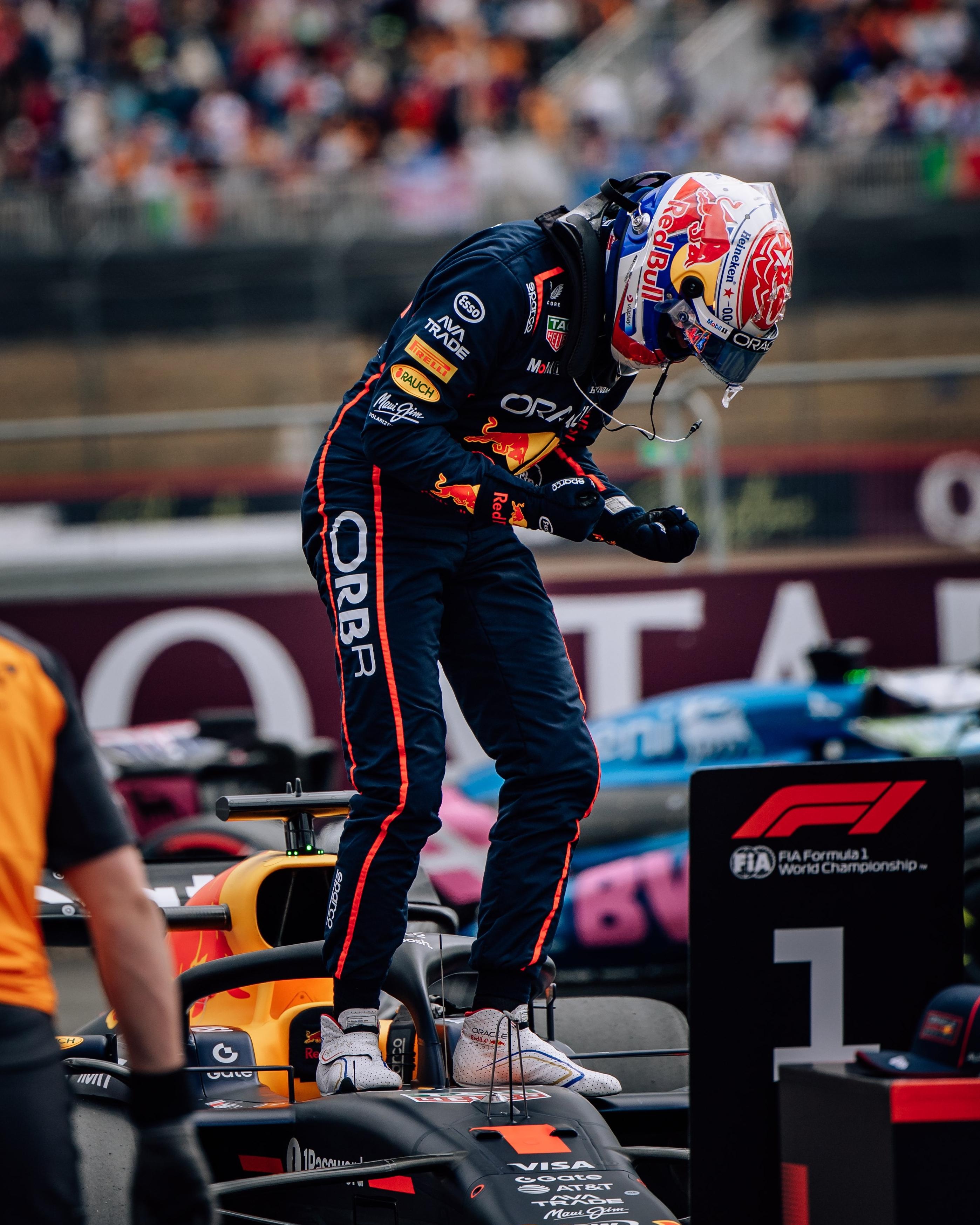 关于红牛车队鏖战索伯车队，维斯塔潘惊艳四座的信息