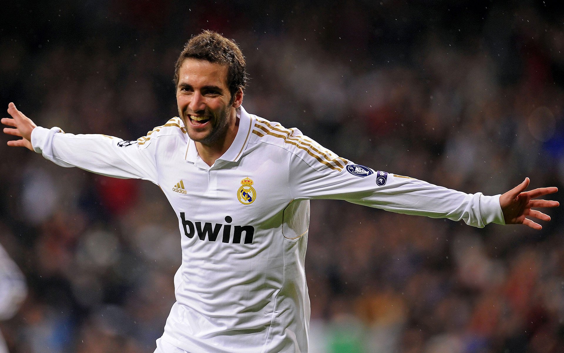 智利险胜秘鲁,伊布成为关键先生,一场南美足球的戏剧性较量