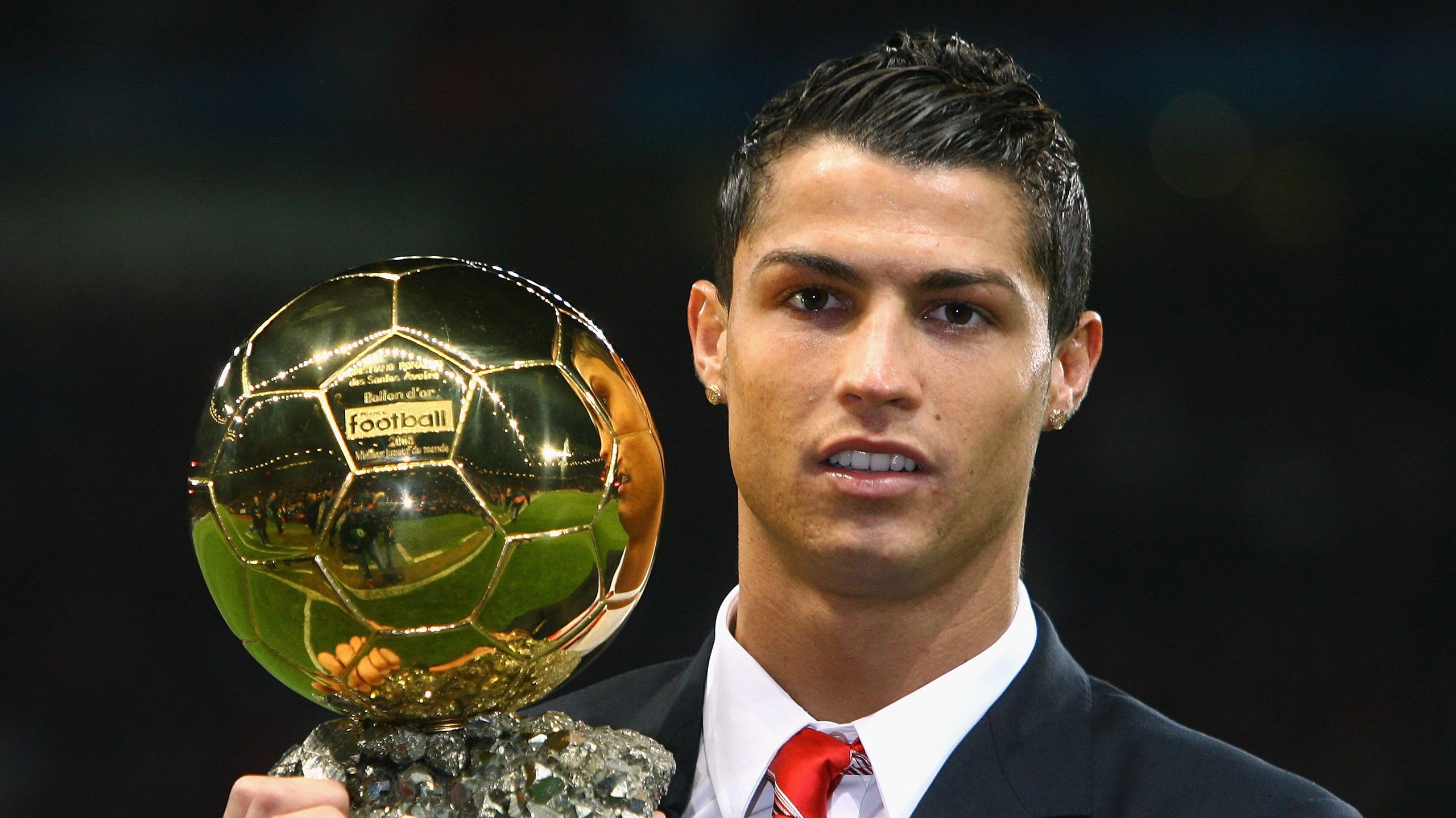 赛道上的双重变奏，雷诺逆袭梅赛德斯，维斯塔潘上演独舞